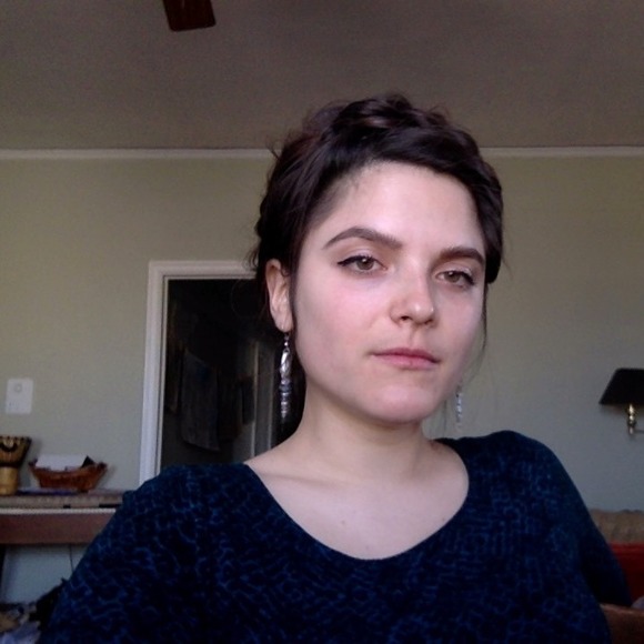 Meet your Posher, Julia - Picture 1 of 1